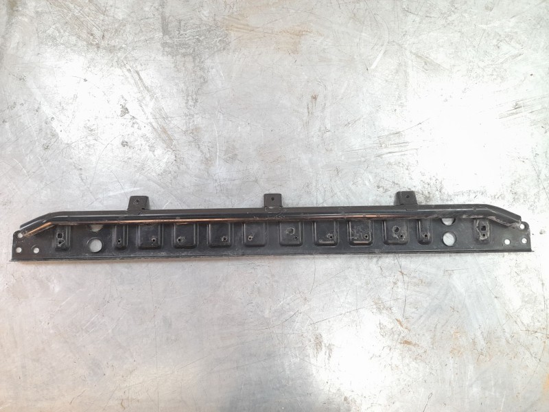 Recambio de travesaño inferior para land rover evoque hse dynamic referencia OEM IAM   