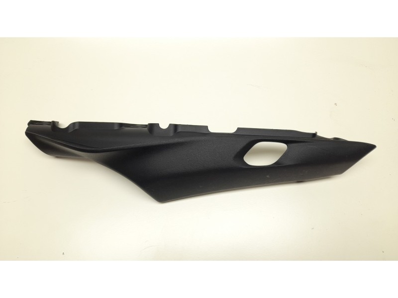 Recambio de moldura para yamaha mt mt-09 (rn83) referencia OEM IAM B7N21711  
