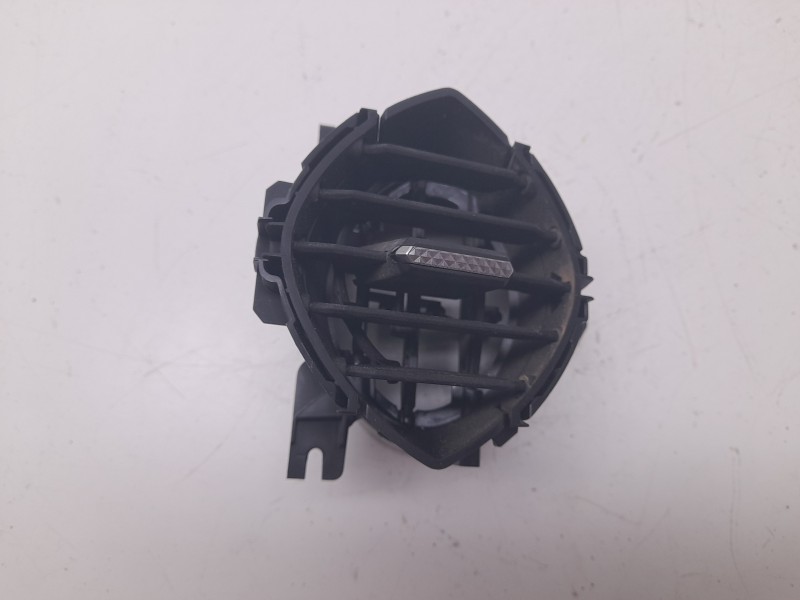 Recambio de aireador izquierdo para ds ds 3 / ds 3 crossback (ur_, uc_, uj_) 1.2 puretech 130 referencia OEM IAM 9821248680  