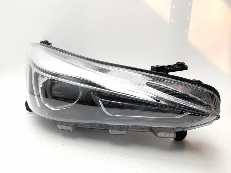 Recambio de faro derecho para mg 3 referencia OEM IAM  11996813 