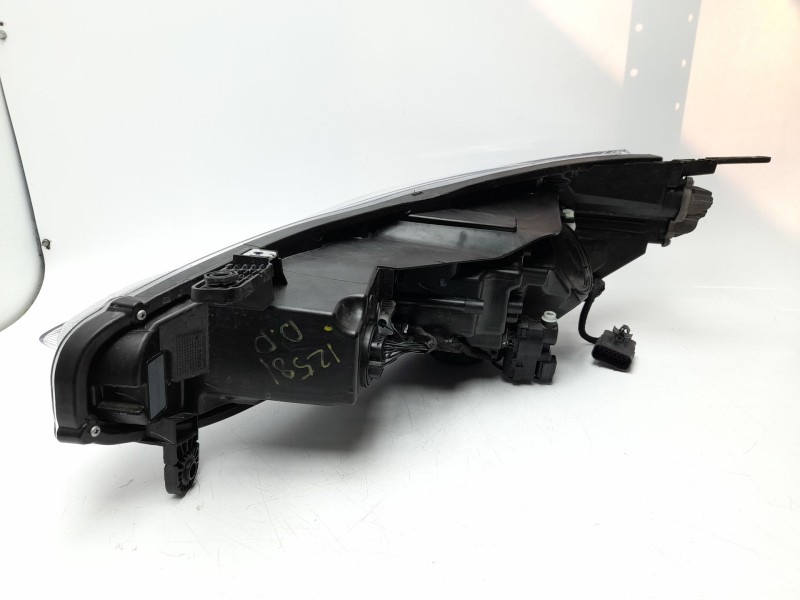 Recambio de faro derecho para mg 3 referencia OEM IAM  11996813 