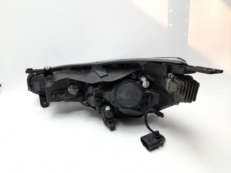 Recambio de faro derecho para mg 3 referencia OEM IAM  11996813 