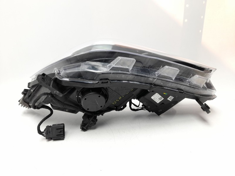 Recambio de faro derecho para mg 3 referencia OEM IAM  11996813 