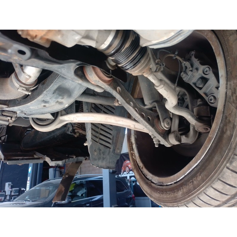 Recambio de brazo suspension inferior delantero derecho para jaguar xj (x351) 3.0 sdv6 referencia OEM IAM   