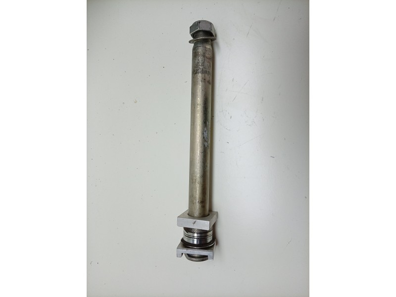 Recambio de eje trasero para yamaha mt mt-09 (rn83) referencia OEM IAM 4XV253811000  