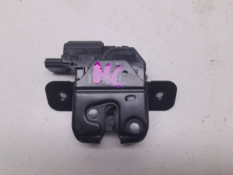 Recambio de cerradura maletero / porton para renault captur e-tech hybrid referencia OEM IAM  846304010R 