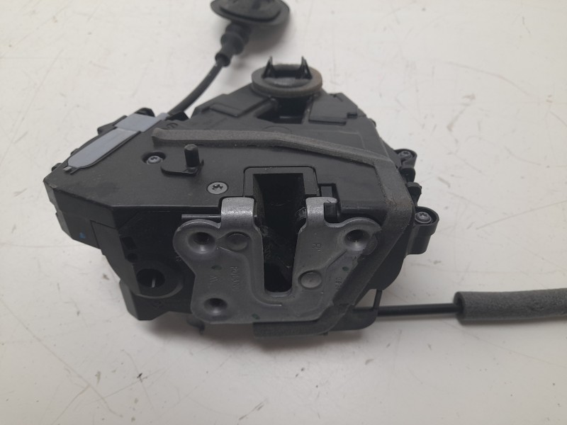 Recambio de cerradura puerta trasera derecha para renault captur e-tech hybrid referencia OEM IAM  825021122R 