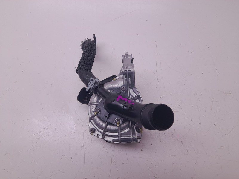 Recambio de bomba agua para renault captur e-tech hybrid referencia OEM IAM  210100689R 