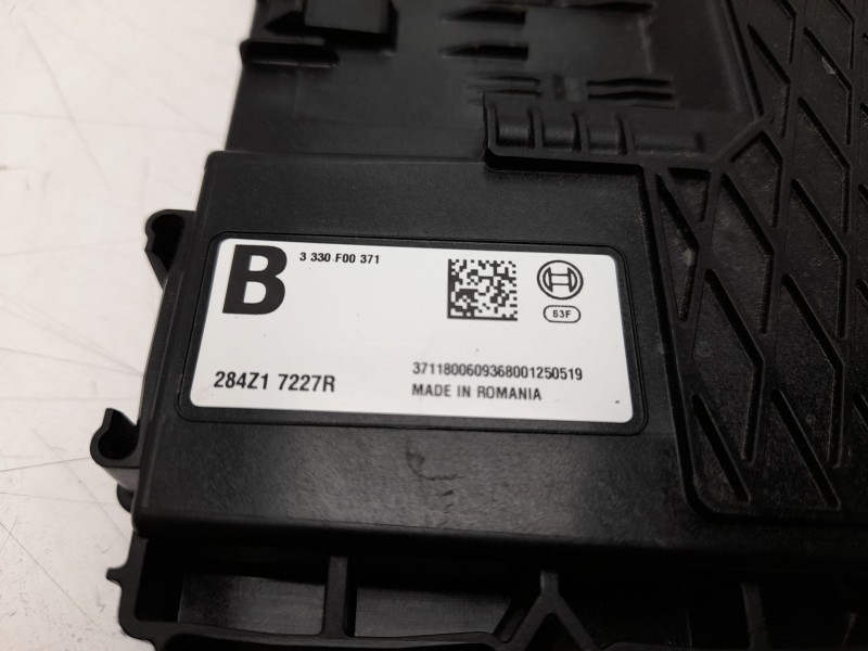 Recambio de modulo electronico para renault captur e-tech hybrid referencia OEM IAM  284Z17227R 