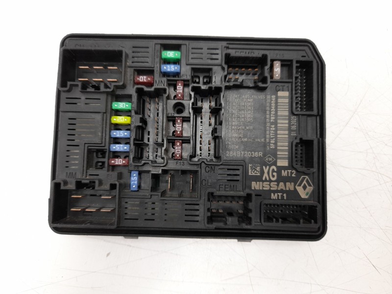 Recambio de caja reles / fusibles para renault captur e-tech hybrid referencia OEM IAM 284B72036R  