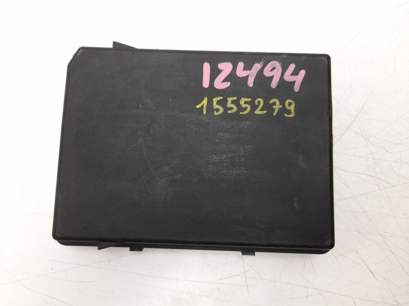 Recambio de caja reles / fusibles para renault captur e-tech hybrid referencia OEM IAM 284B72036R  