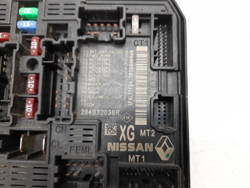 Recambio de caja reles / fusibles para renault captur e-tech hybrid referencia OEM IAM 284B72036R  