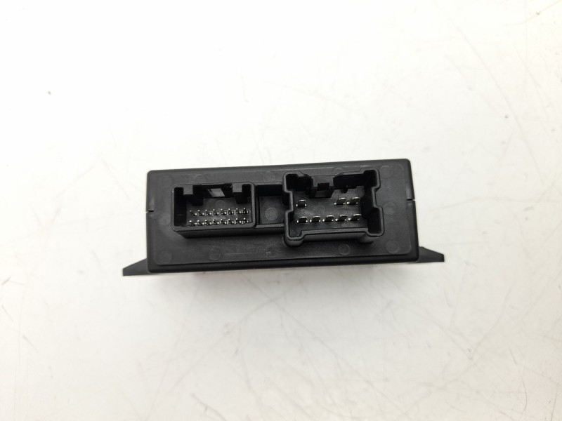 Recambio de modulo electronico para renault captur e-tech hybrid referencia OEM IAM 8201725607  