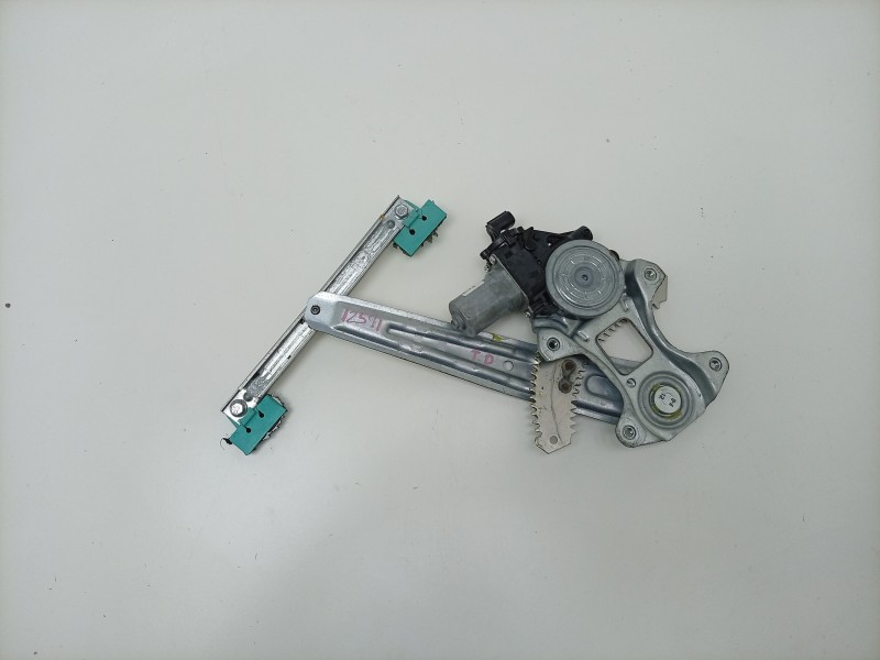 Recambio de elevalunas trasero derecho para nissan juke (f16_) 1.6 hybrid referencia OEM IAM 827201KA1C 827201KA1C 