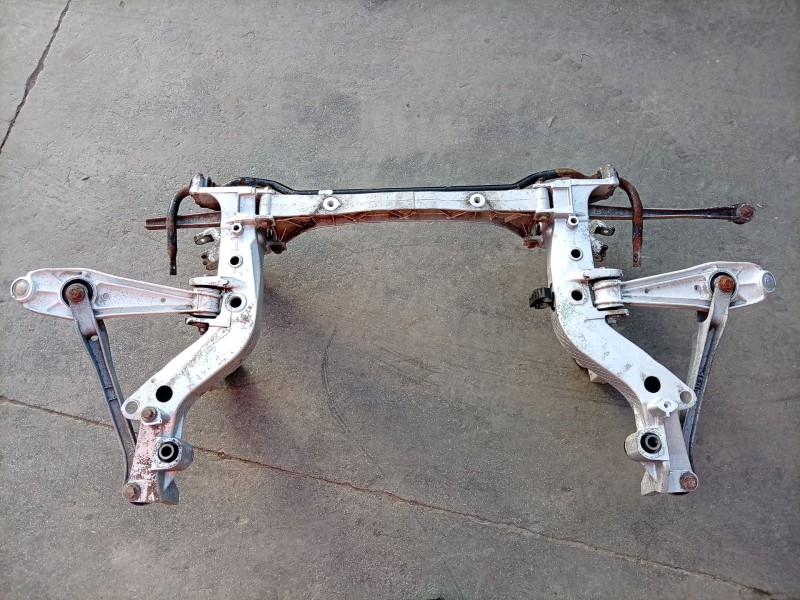 Recambio de puente trasero para porsche 911 descapotable (996) 3.4 carrera 4 referencia OEM IAM   