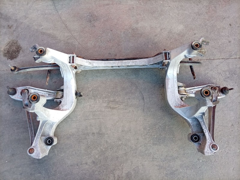 Recambio de puente trasero para porsche 911 descapotable (996) 3.4 carrera 4 referencia OEM IAM   