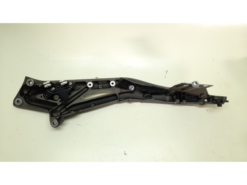 Recambio de subchasis trasero para triumph street triple 765 rs street triple 765 rs referencia OEM IAM  T2079466MS 