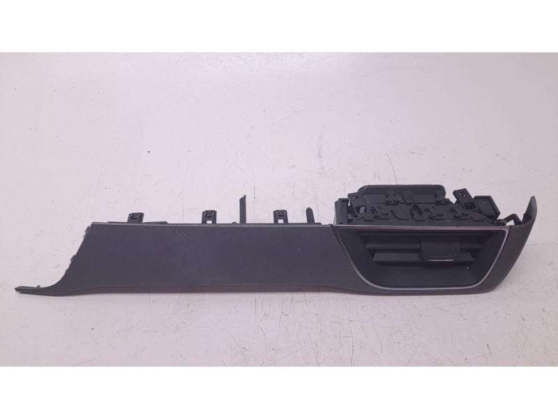Recambio de aireador derecho para renault captur e-tech hybrid referencia OEM IAM 687604749R  
