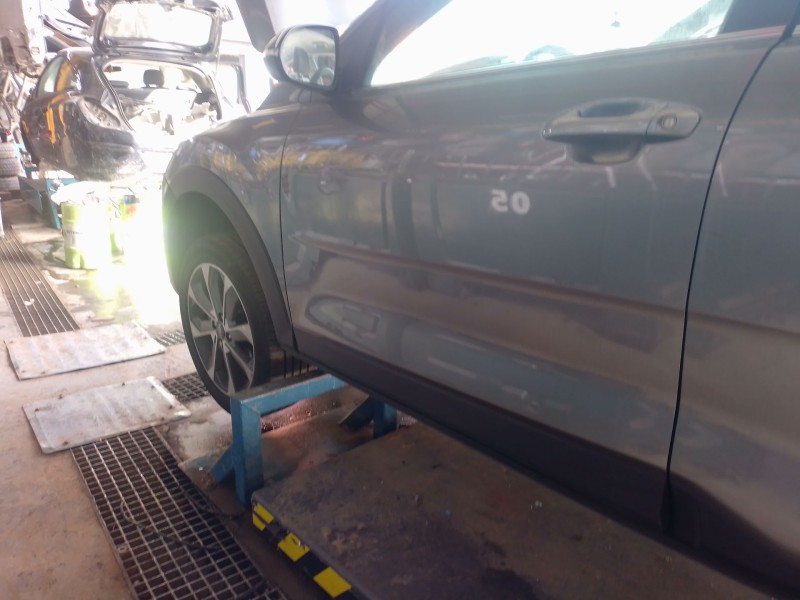 Recambio de puerta delantera izquierda para kia stonic (yb) 1.0 t-gdi eco-dynamics+ referencia OEM IAM   