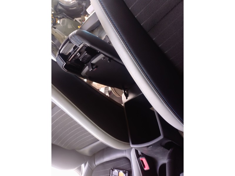 Recambio de apoyabrazos central para kia stonic (yb) 1.0 t-gdi eco-dynamics+ referencia OEM IAM   