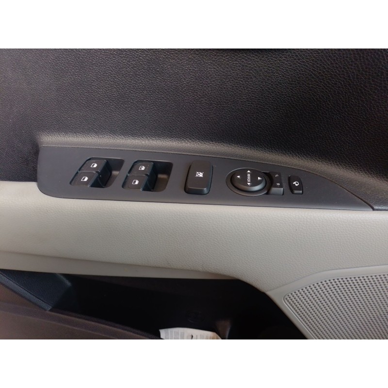 Recambio de mando elevalunas delantero izquierdo para kia stonic (yb) 1.0 t-gdi eco-dynamics+ referencia OEM IAM   