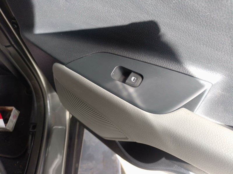 Recambio de mando elevalunas trasero derecho para kia stonic (yb) 1.0 t-gdi eco-dynamics+ referencia OEM IAM   