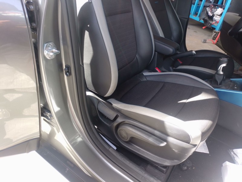 Recambio de asiento delantero derecho para kia stonic (yb) 1.0 t-gdi eco-dynamics+ referencia OEM IAM   