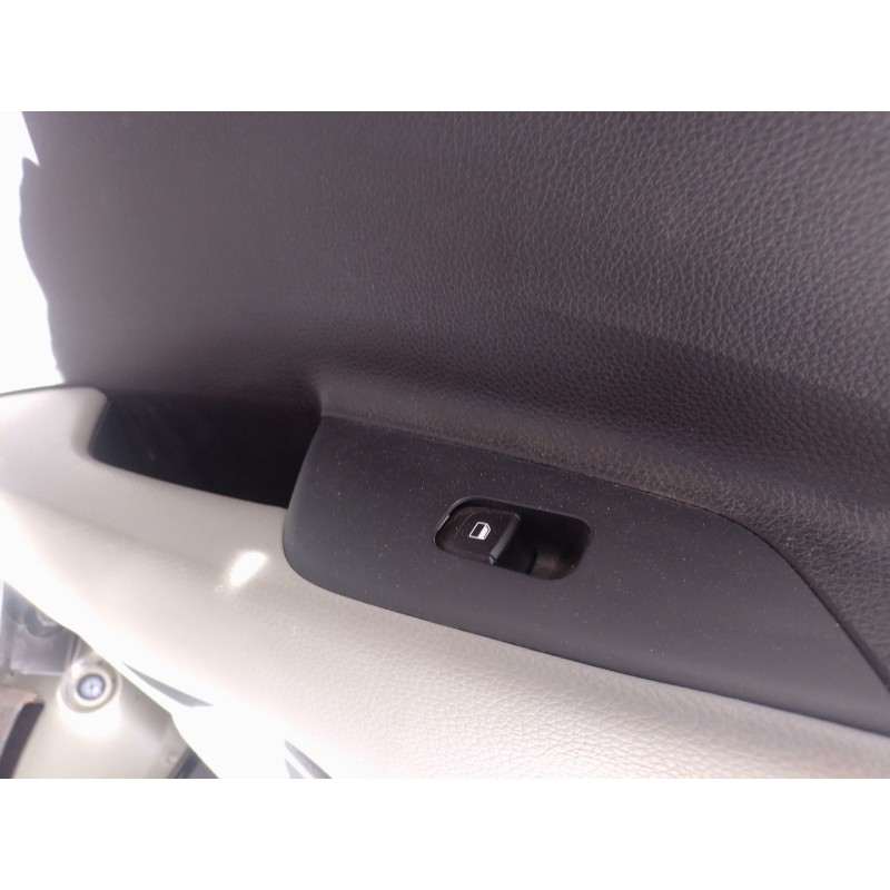 Recambio de mando elevalunas trasero izquierdo para kia stonic (yb) 1.0 t-gdi eco-dynamics+ referencia OEM IAM   