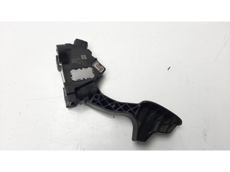 Recambio de potenciometro pedal para toyota yaris 1.5 16v cat referencia OEM IAM 781100D120 20316835748 