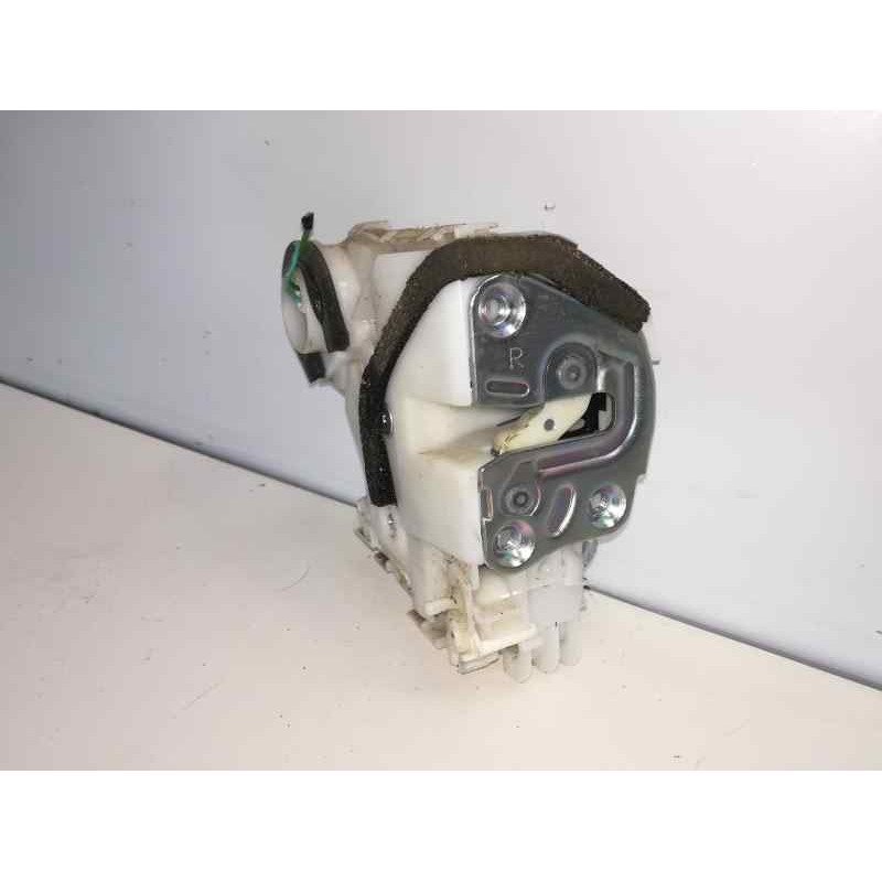 Recambio de cerradura puerta trasera derecha para suzuki vitara 1.6 ddis comfort 4x4 referencia OEM IAM 8230154P01  