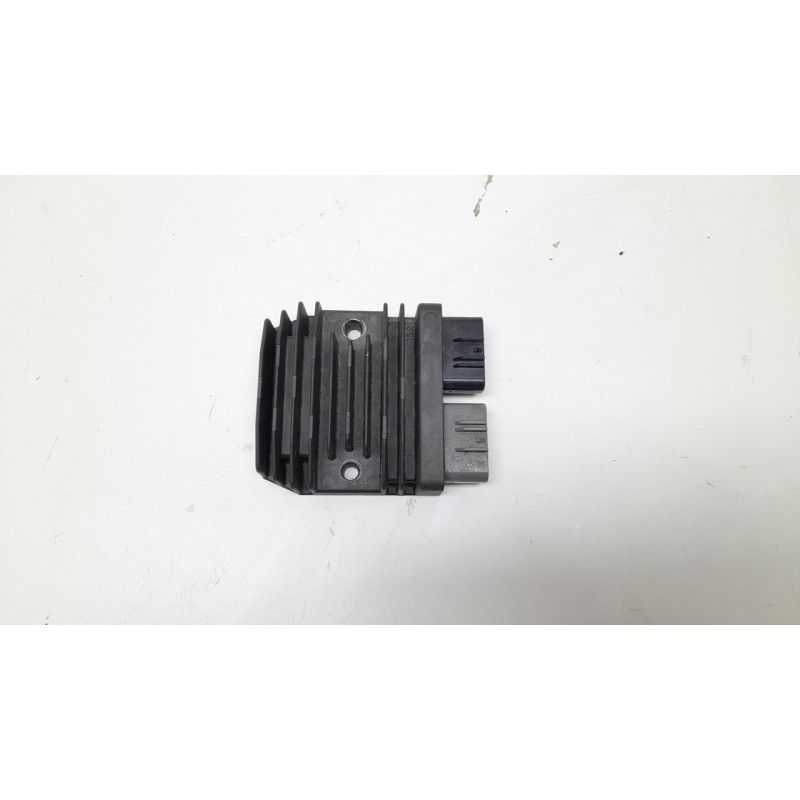 Recambio de regulador de corriente para triumph street triple 765 rs street triple 765 rs referencia OEM IAM FH027AA T1300675 