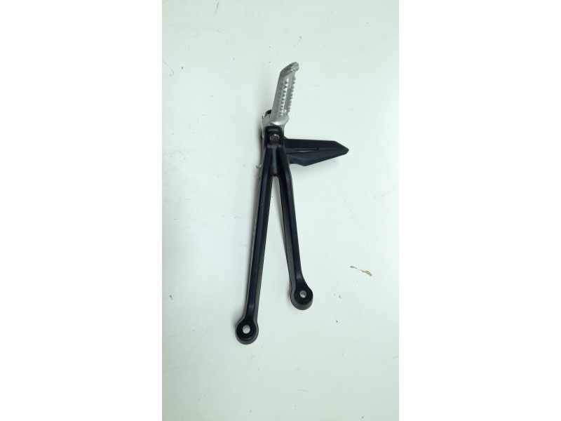 Recambio de estribera izquierda para triumph street triple 765 rs street triple 765 rs referencia OEM IAM T2081987 T2081987 