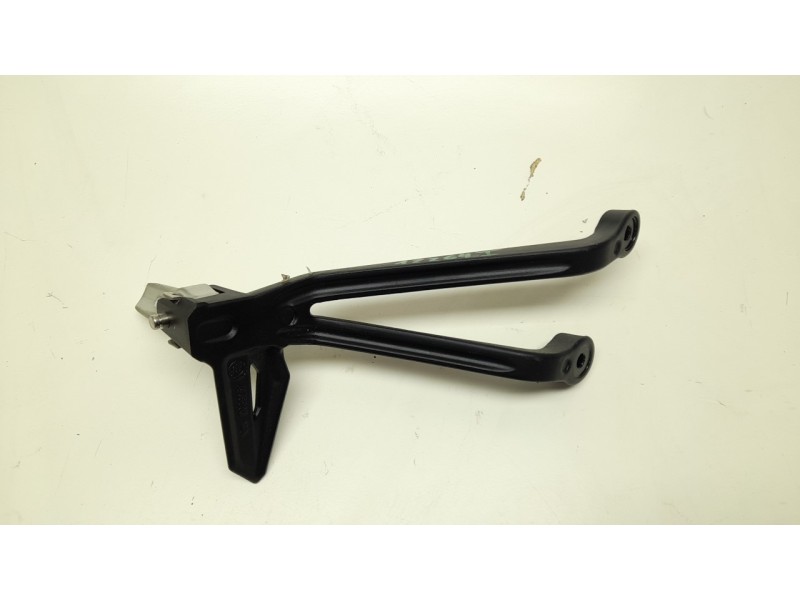 Recambio de estribera izquierda para triumph street triple 765 rs street triple 765 rs referencia OEM IAM T2081987 T2081987 
