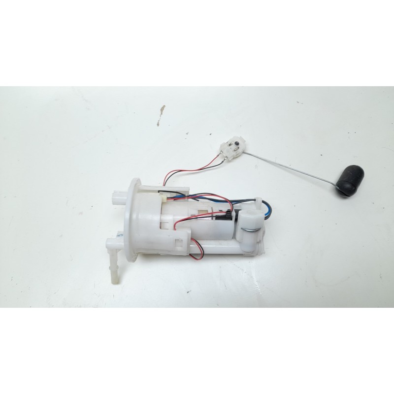 Recambio de bomba combustible para triumph street triple 765 rs street triple 765 rs referencia OEM IAM 1001D2U0 T2400735 