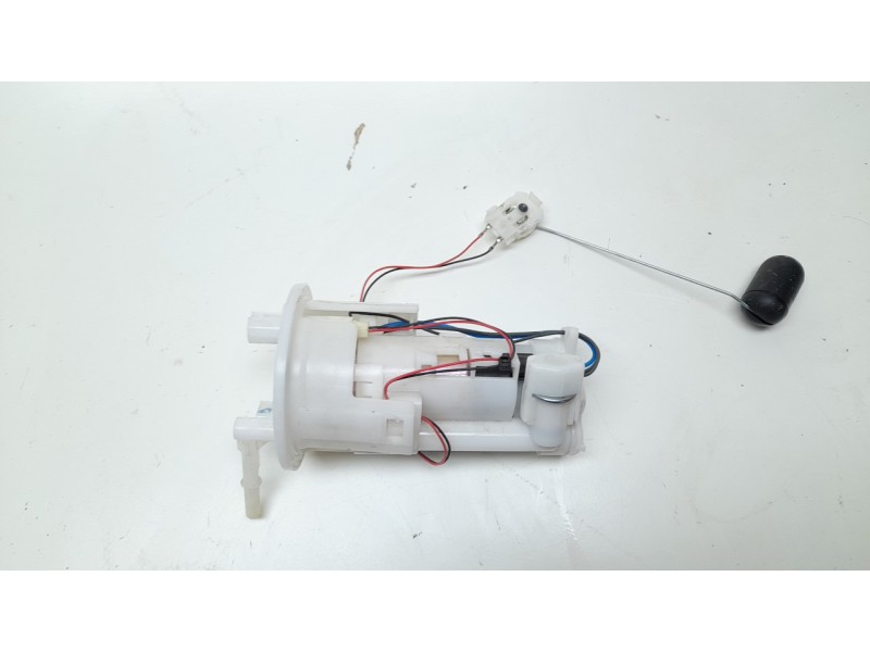 Recambio de bomba combustible para triumph street triple 765 rs street triple 765 rs referencia OEM IAM 1001D2U0 T2400735 