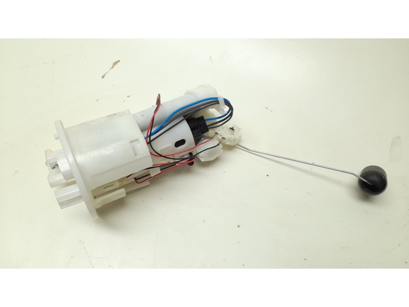 Recambio de bomba combustible para triumph street triple 765 rs street triple 765 rs referencia OEM IAM 1001D2U0 T2400735 