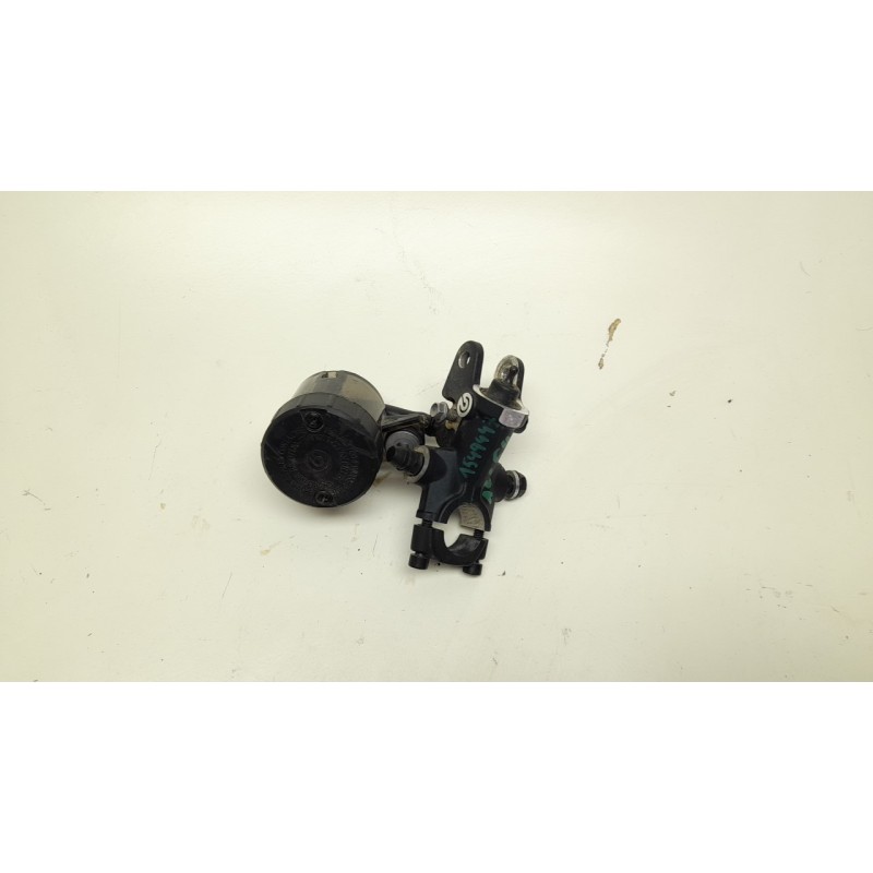Recambio de bomba freno delantera para triumph street triple 765 rs street triple 765 rs referencia OEM IAM  T2024892 
