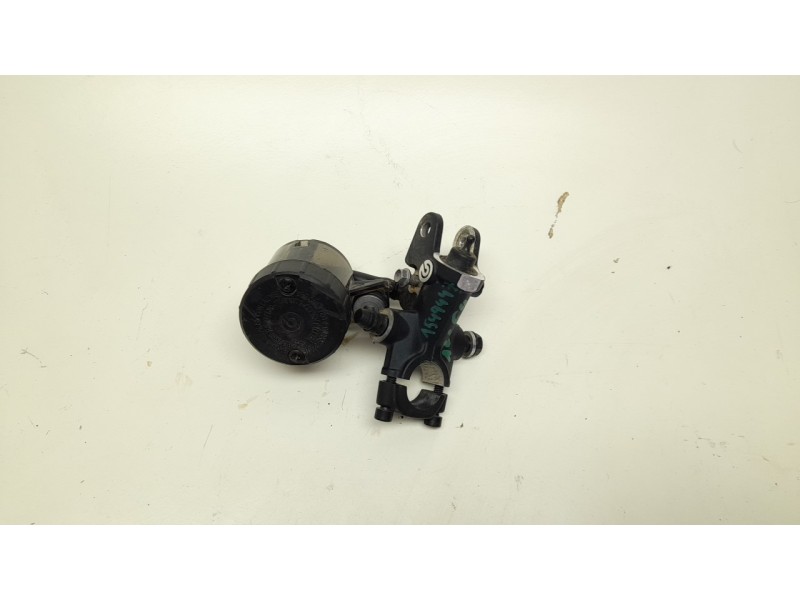Recambio de bomba freno delantera para triumph street triple 765 rs street triple 765 rs referencia OEM IAM  T2024892 