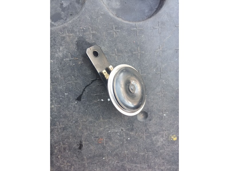 Recambio de claxon para triumph street triple 765 rs street triple 765 rs referencia OEM IAM  T2500113 