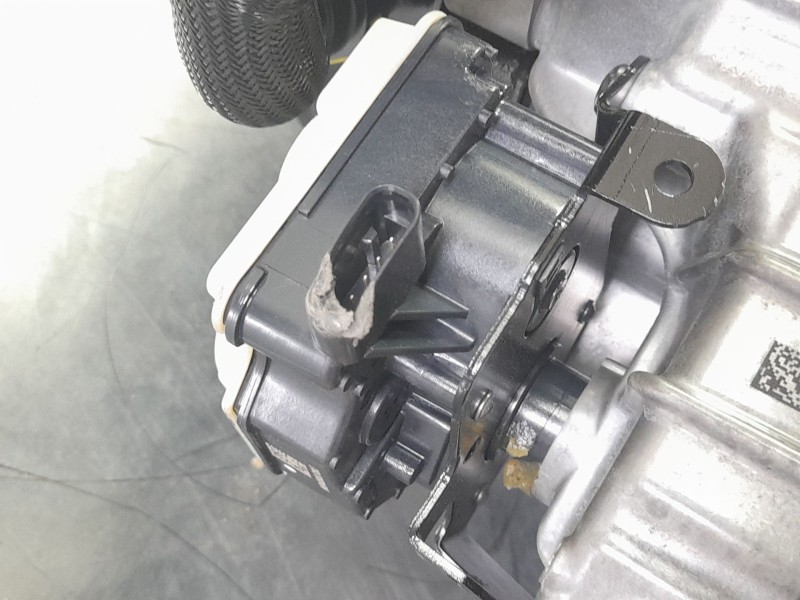 Recambio de caja cambios para renault captur e-tech hybrid referencia OEM IAM  320104472R 