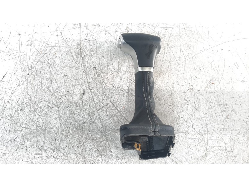 Recambio de pomo palanca cambio para kia niro referencia OEM IAM 46720D4200WK  