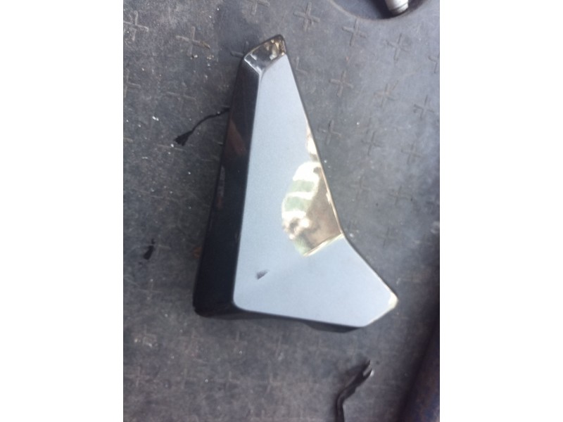 Recambio de moldura para triumph street triple 765 rs street triple 765 rs referencia OEM IAM  T2311166PR 