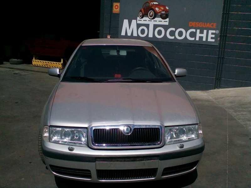 skoda octavia berlina (1u2) del año 2001