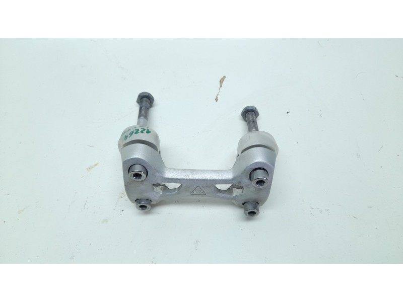 Recambio de tija para triumph street triple 765 rs street triple 765 rs referencia OEM IAM  T2046815 