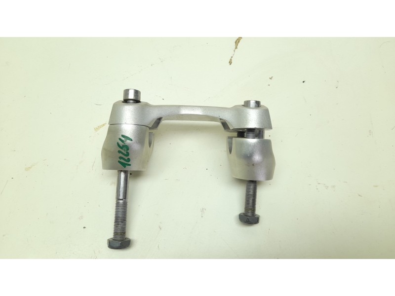 Recambio de tija para triumph street triple 765 rs street triple 765 rs referencia OEM IAM  T2046815 