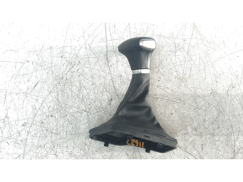 Recambio de pomo palanca cambio para kia niro referencia OEM IAM 46720D4200WK  