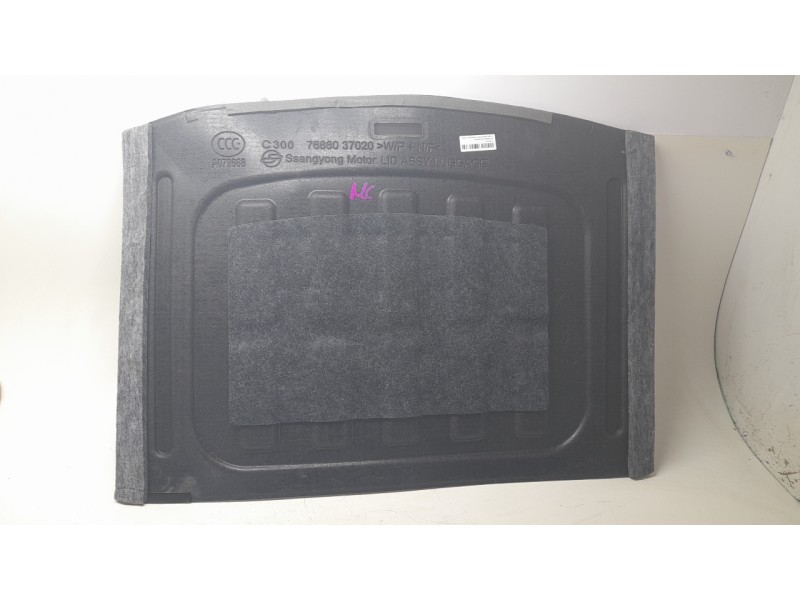 Recambio de alfombra maletero para ssangyong korando (c300) 1.5 referencia OEM IAM  7686037020 