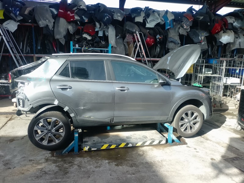 kia stonic (yb) del año 2024