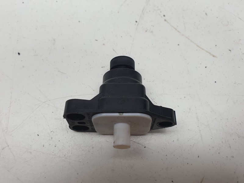 Recambio de camara vision trasera para kia ev9 100 gt-line awd referencia OEM IAM  99250DO000 