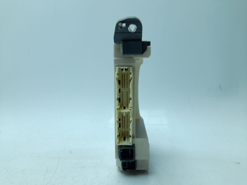 Recambio de caja reles / fusibles para toyota land cruiser prado (_j15_) 2.8 d-4d (gdj155, gdj150) referencia OEM IAM  827306024